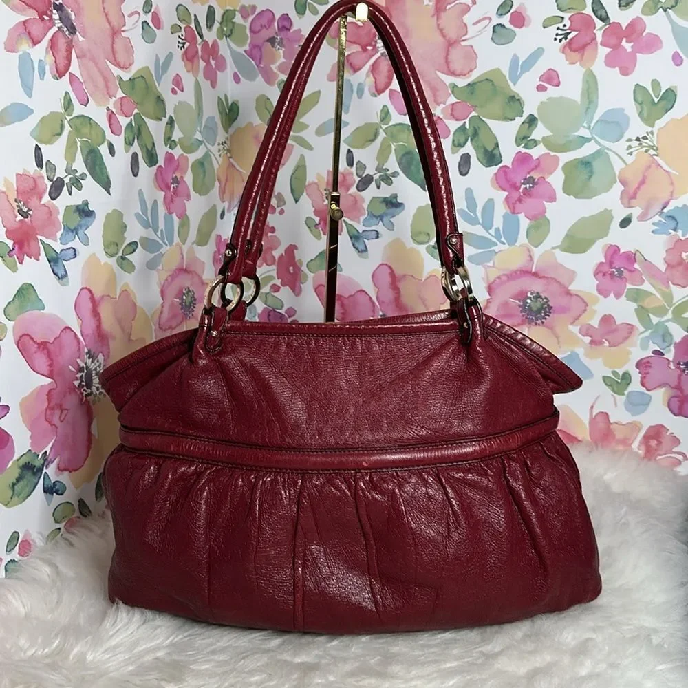 💯Authentic Fendi Hobo Leather Handbag🍀
